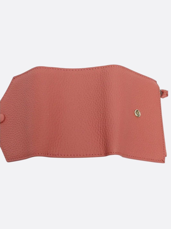 Cartera de piel de tres pliegues