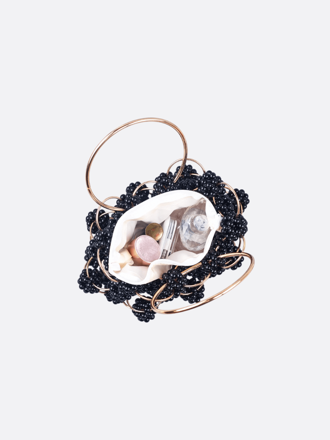 Bolso de noche con perlas negras