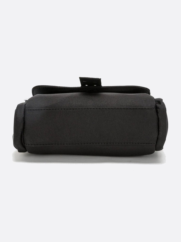 Bolso de nailon negro