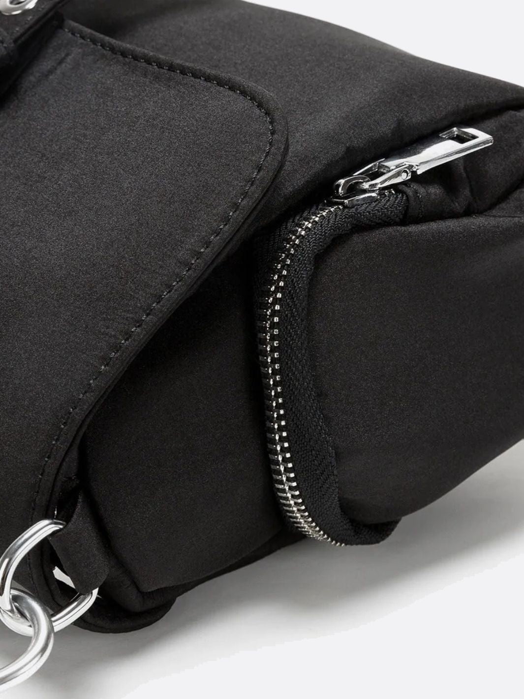 Bolso de nailon negro