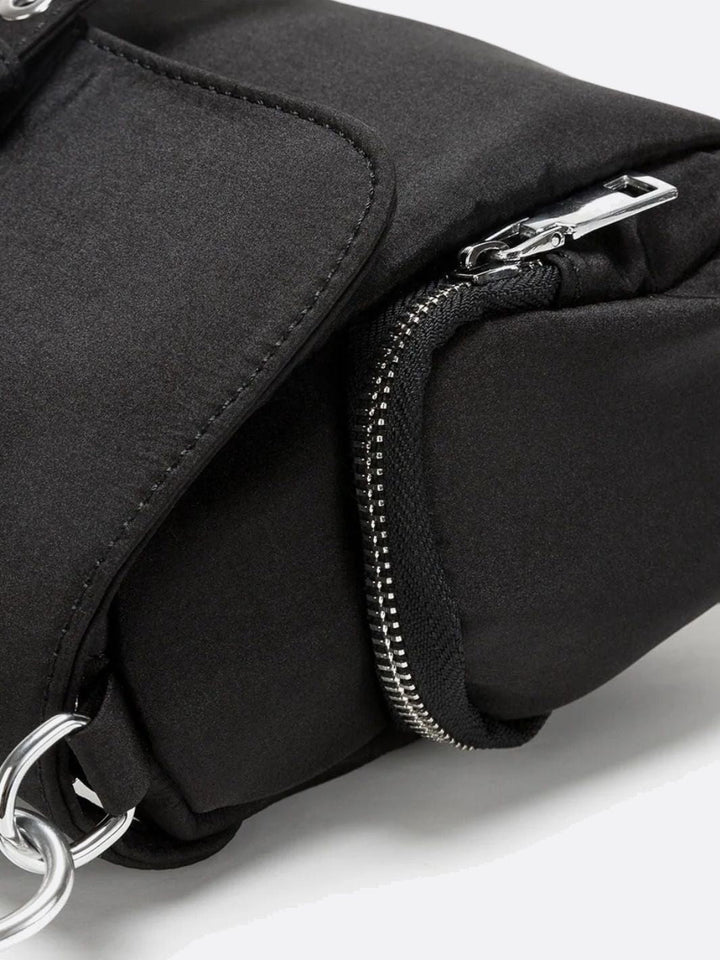 Bolso de nailon negro